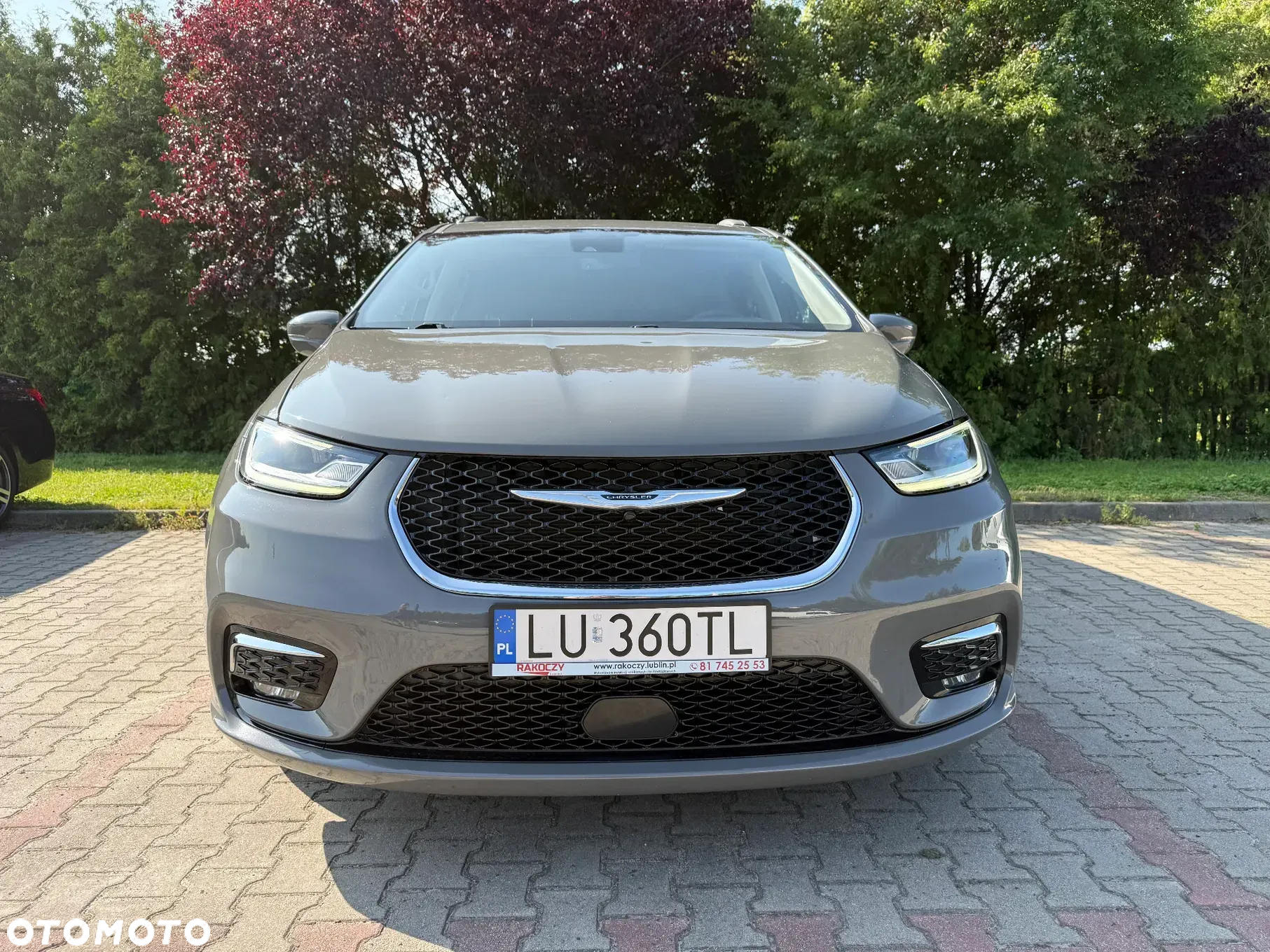 Chrysler Pacifica - 11