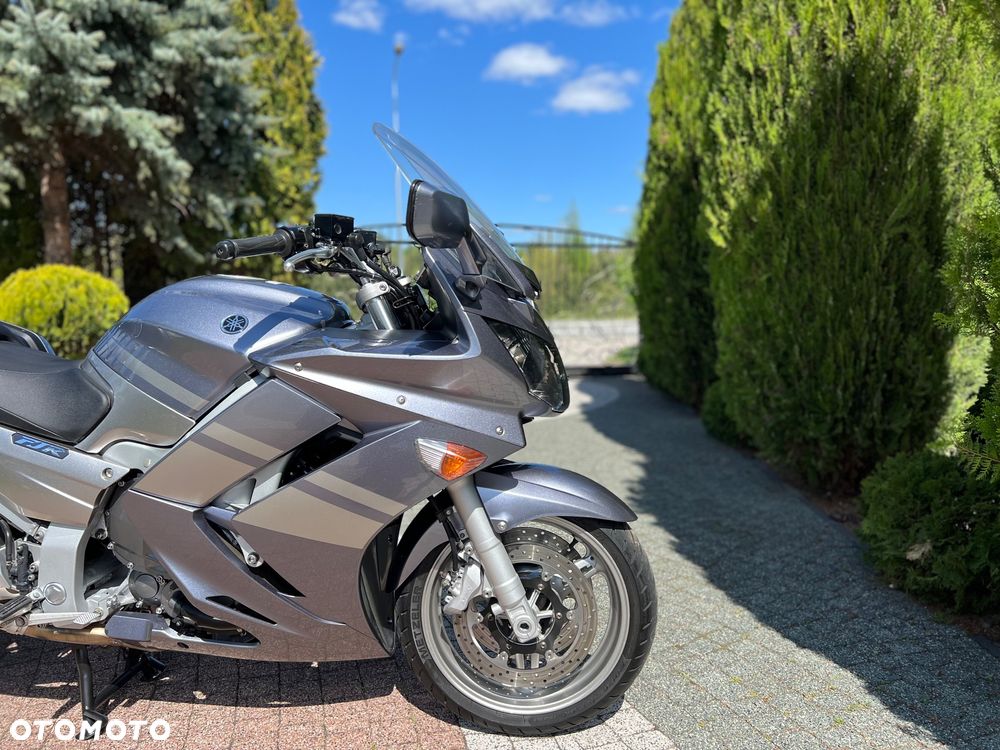 Yamaha FJR - 6