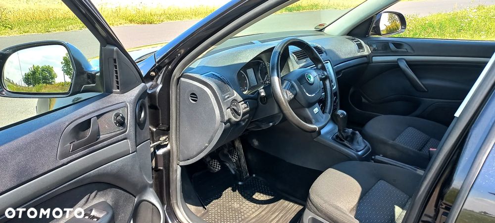 Skoda Octavia 1.6 Combi Ambiente - 5