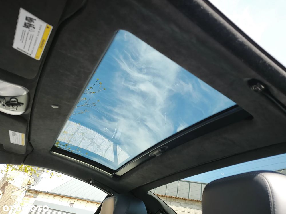 Mercedes-Benz SL 63 AMG SPEEDSHIFT MCT - 24