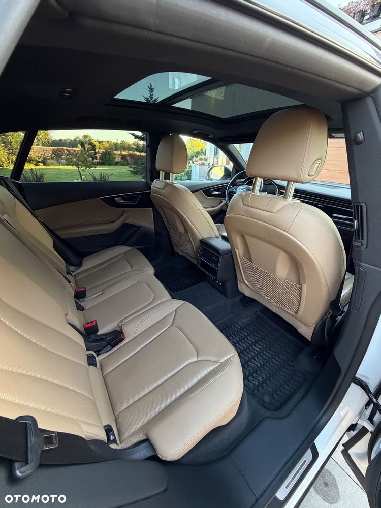 Audi Q8 55 TFSI quattro tiptronic - 15