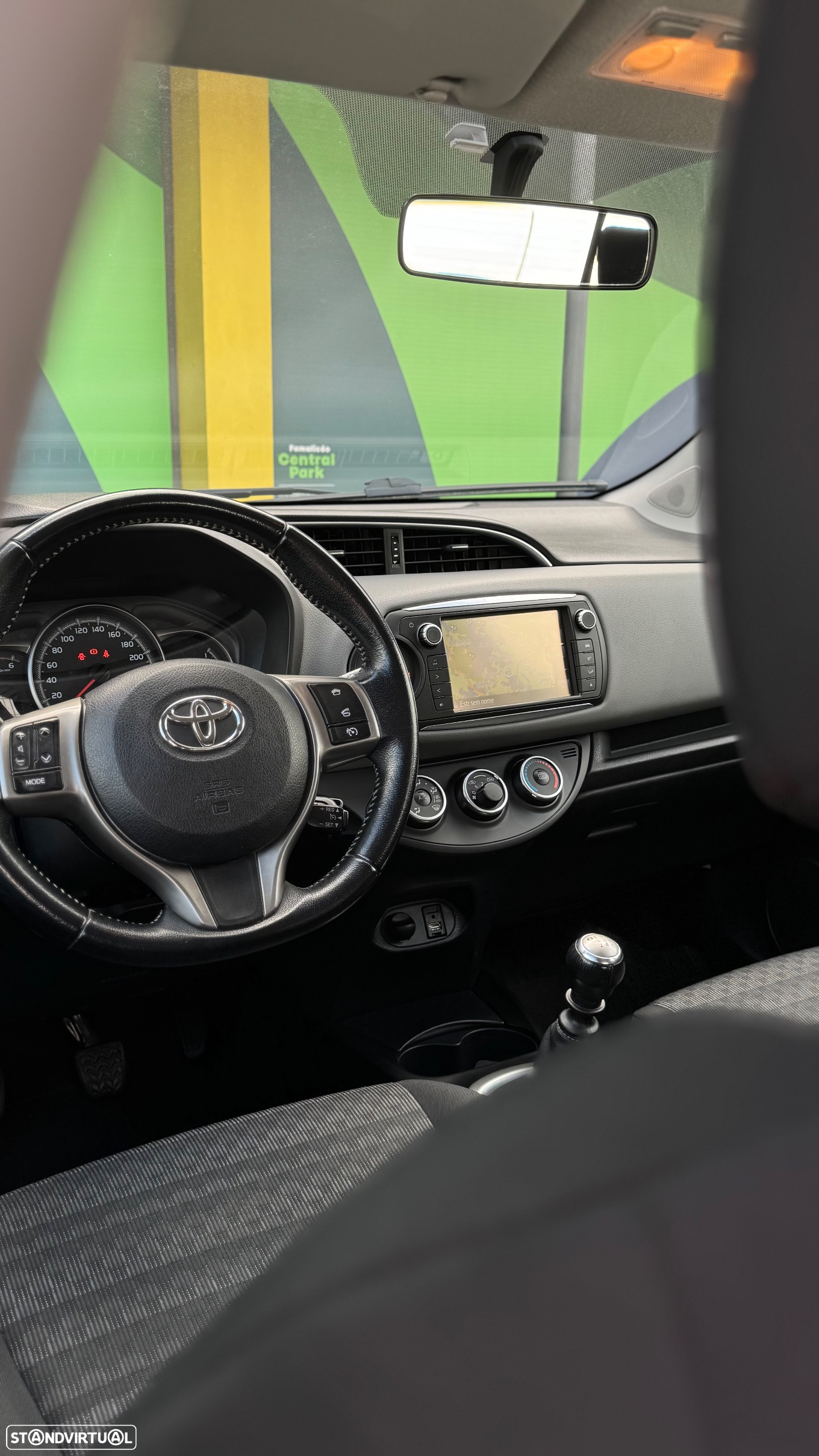 Toyota Yaris 1.4 D-4D Comfort+P.Style - 11