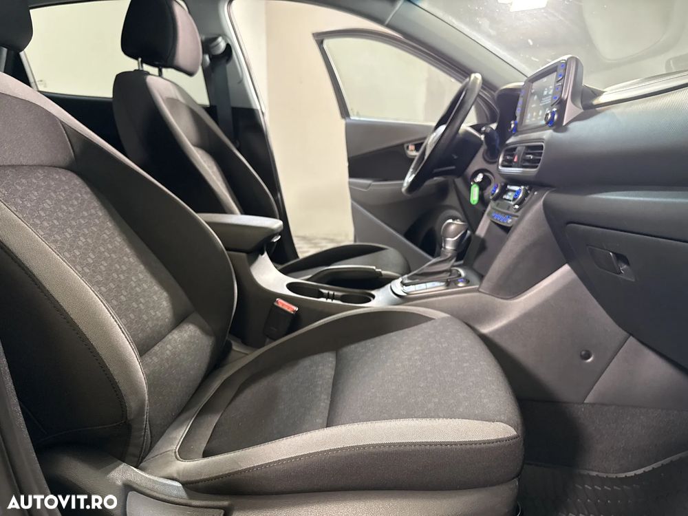 Hyundai KONA - 12