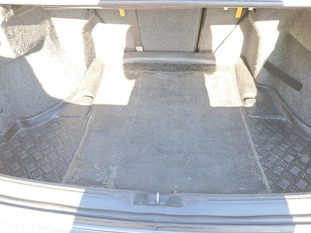 Honda Accord 2.0 Sport - 22
