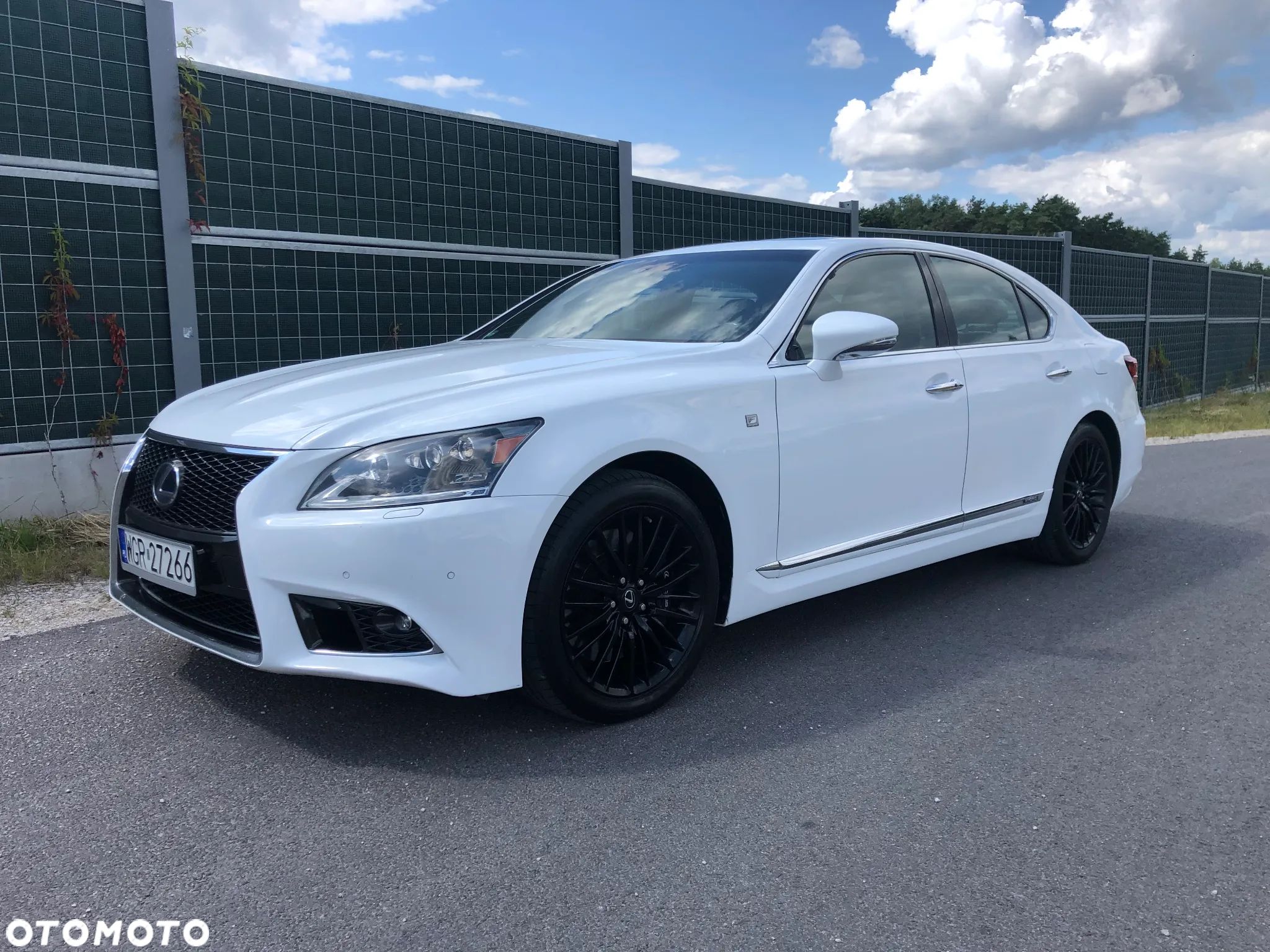 Lexus LS - 1