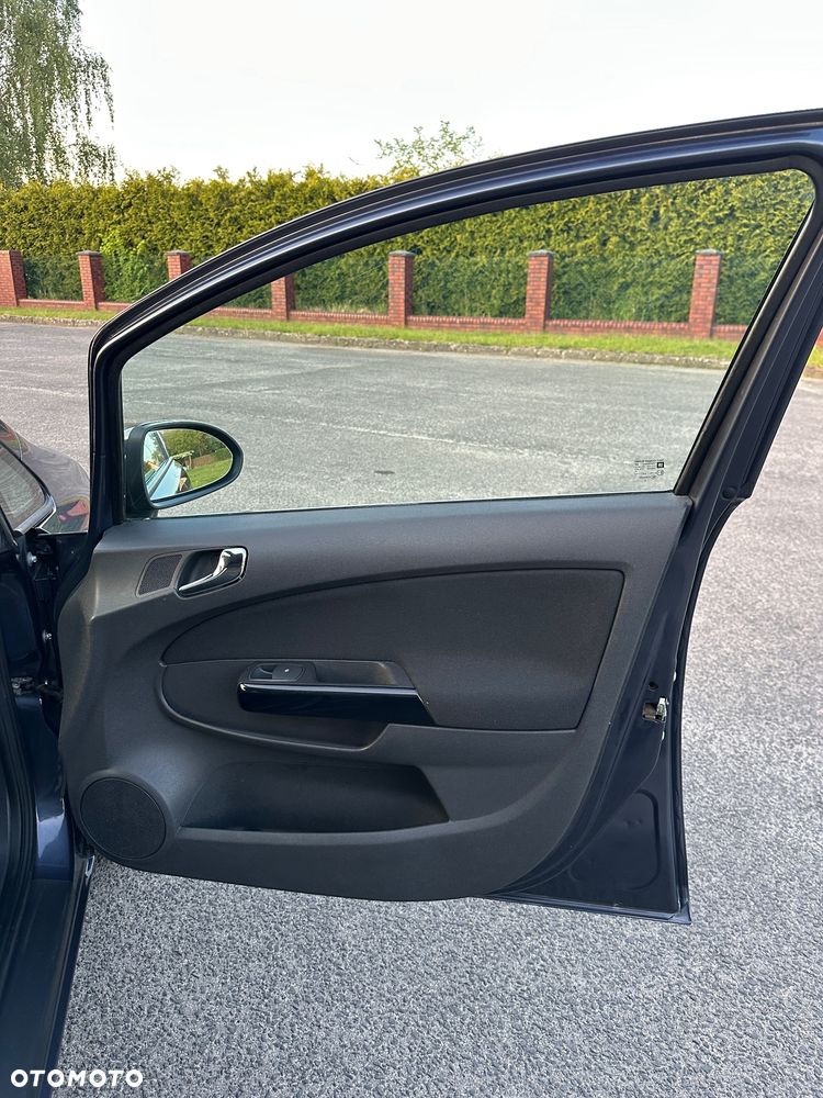 Opel Corsa 1.0 12V Cosmo - 22