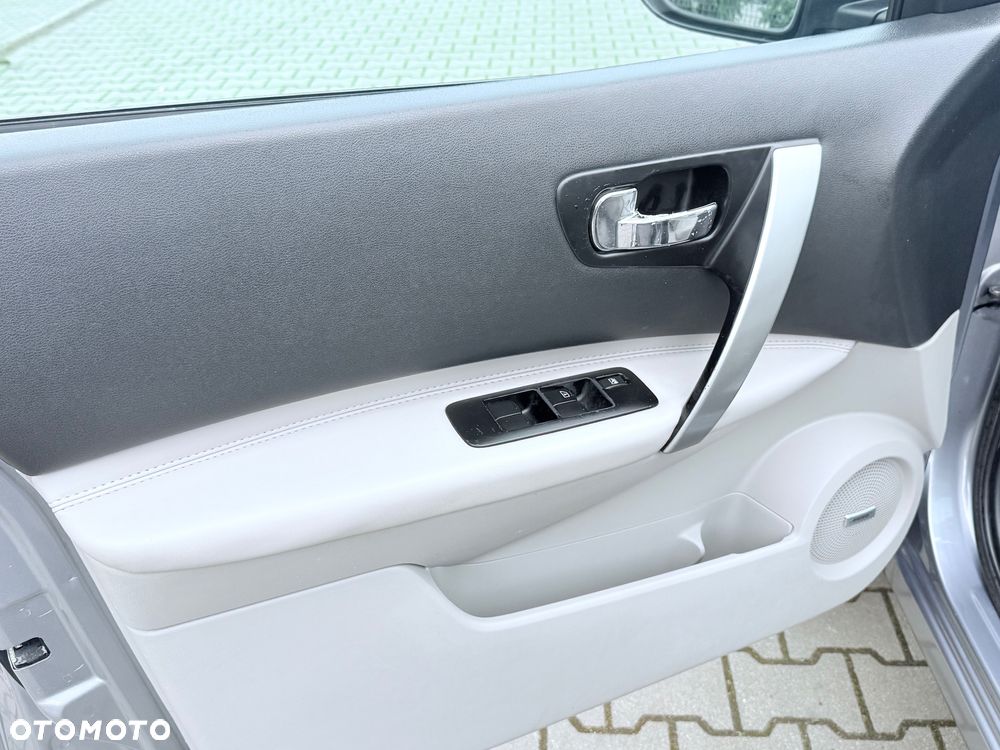 Nissan Qashqai 2.0 dCi 4 x 4 DPF tekna - 20