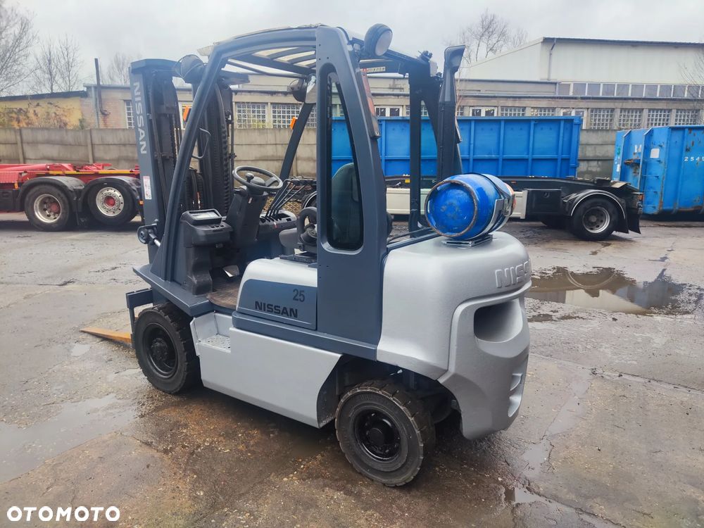 Nissan U1D2A25LQ - 2