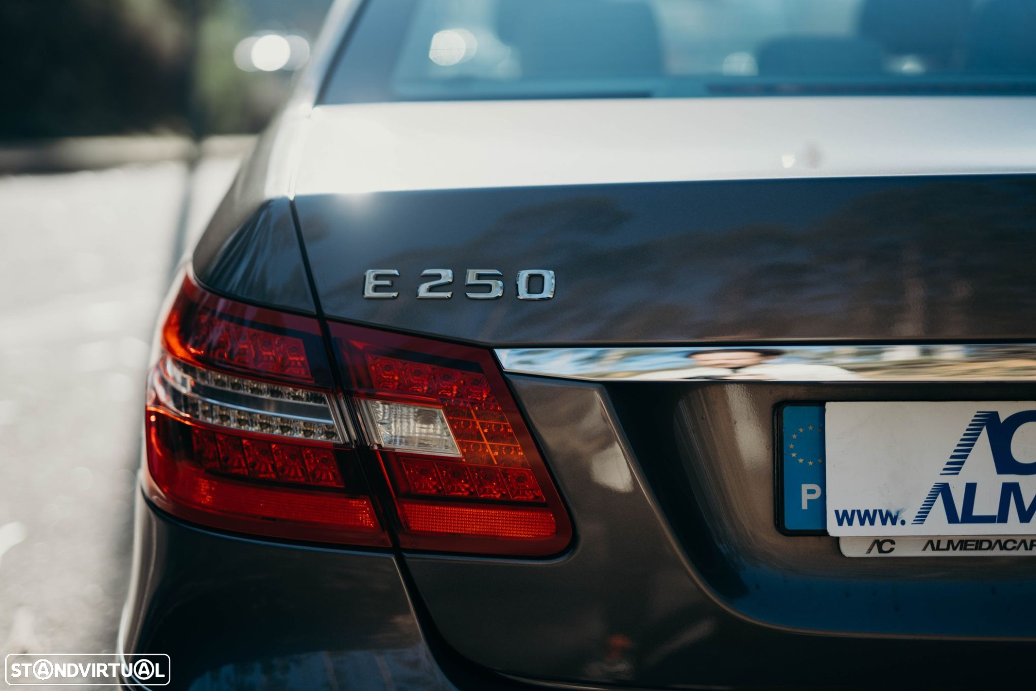 Mercedes-Benz E 250 CGi Elegance BlueEfficiency - 33