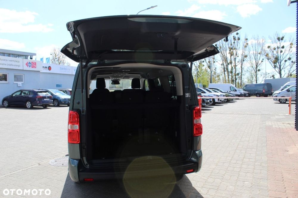 Peugeot Traveller - 11