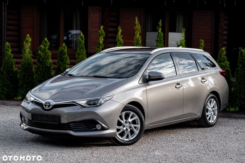 Toyota Auris 1.6 D-4D Comfort - 2