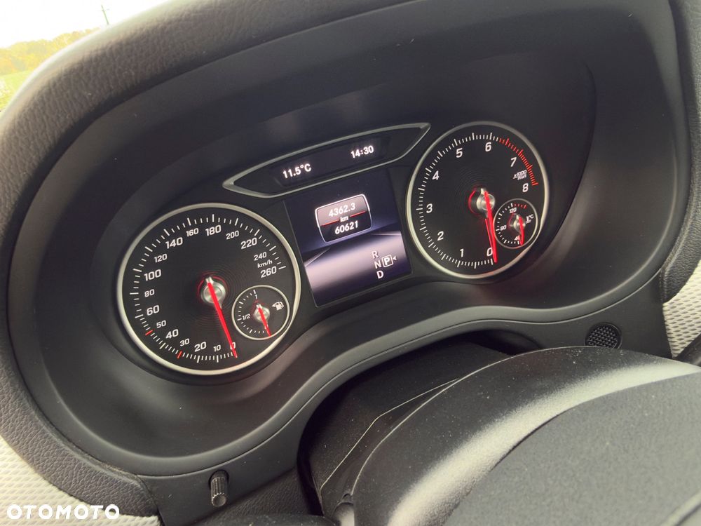 Mercedes-Benz Klasa B 220 4-Matic AMG Line - 6