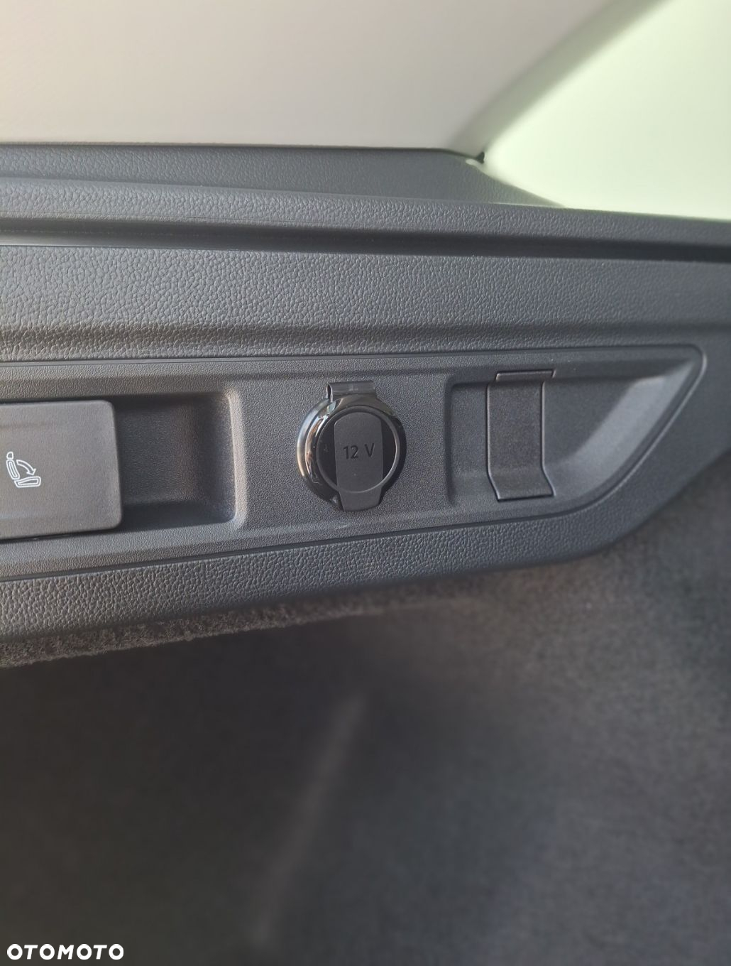 Volkswagen Passat 2.0 TDI SCR Elegance DSG - 35