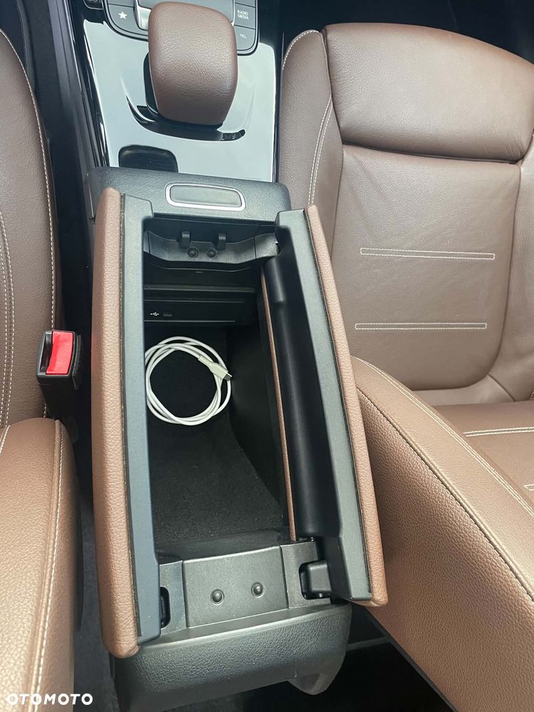 Mercedes-Benz CLA - 16