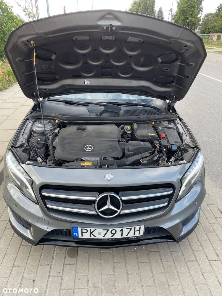 Mercedes-Benz GLA - 16