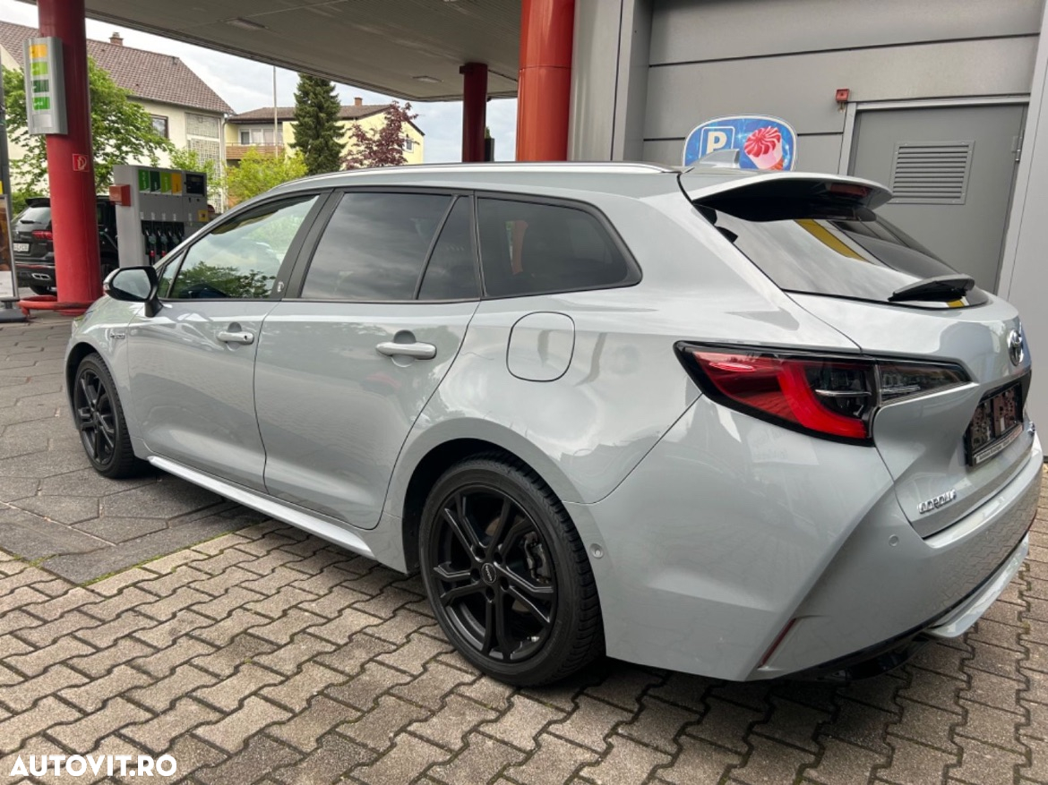 Toyota Corolla 2.0 Hybrid Team Deutschland - 7