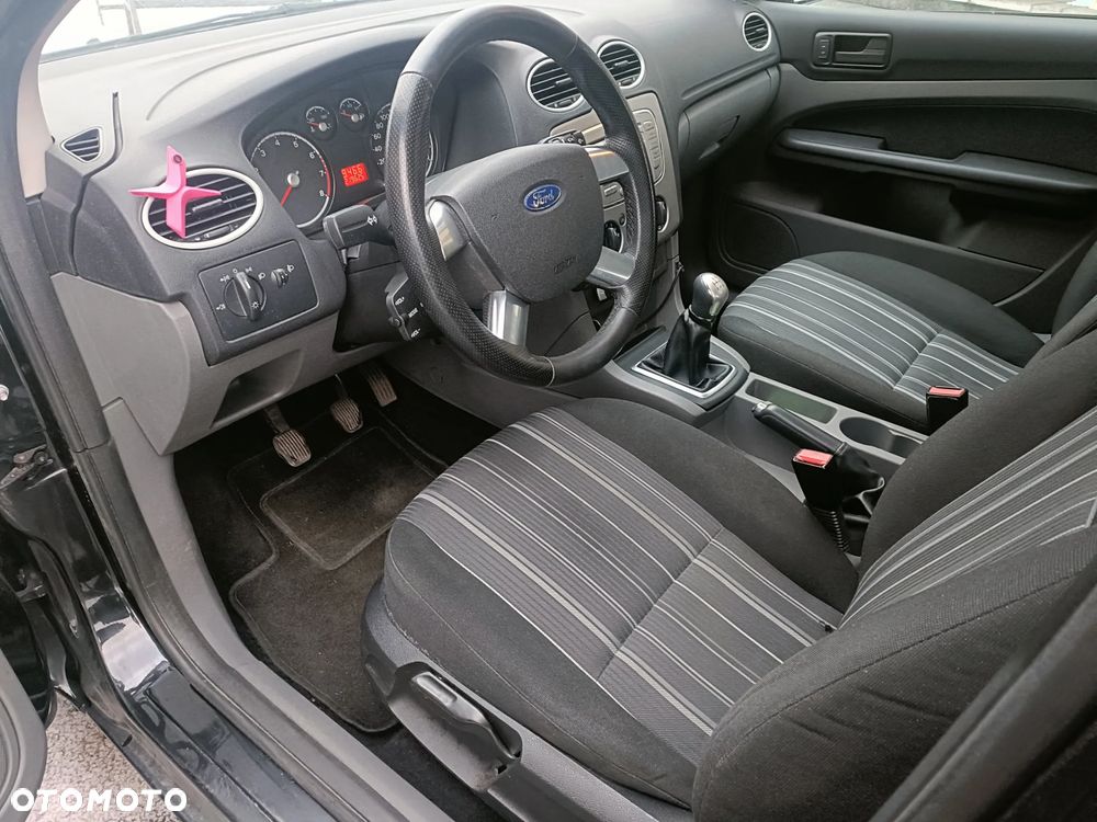 Ford Focus 1.6 Ambiente - 5