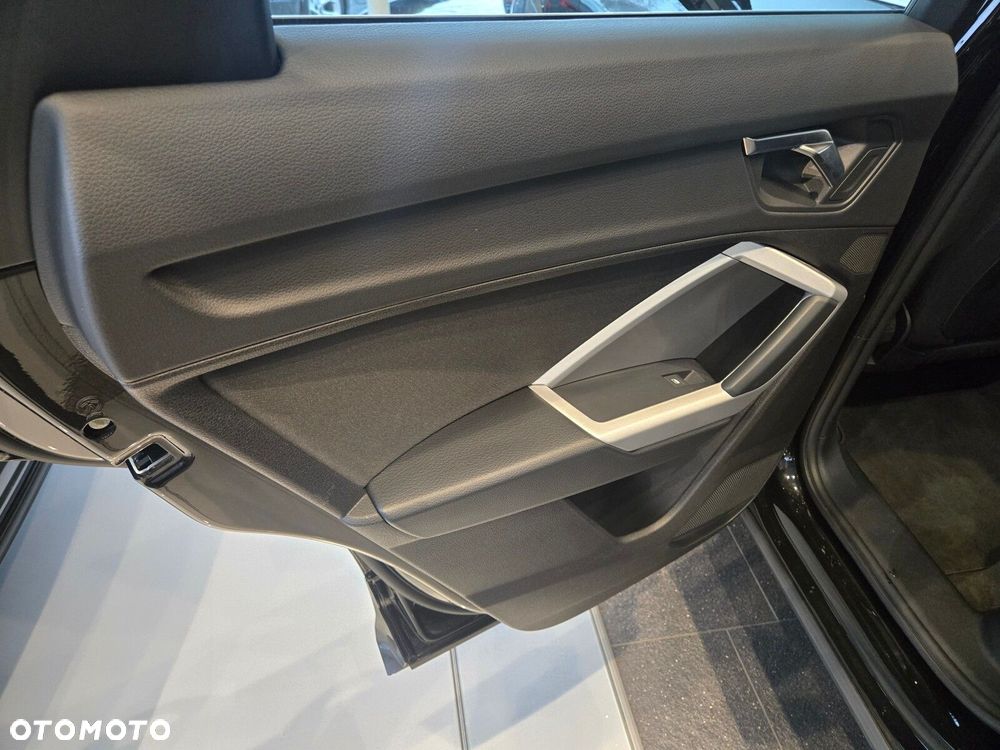 Audi Q3 Sportback - 9