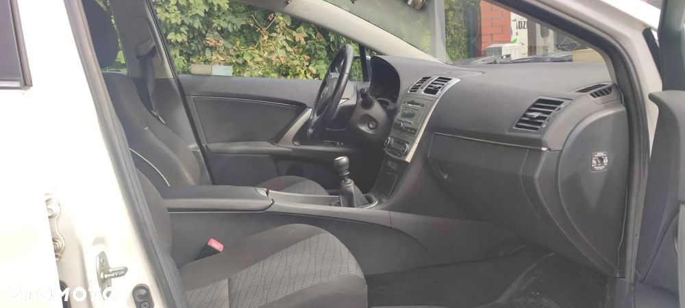 Toyota Avensis 2.0 D-4D Active - 6