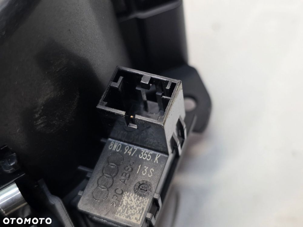 UCHWYT SCHOWEK NA KUBKI AUDI A4 B9 A5 8W 8W0862533E LED - 7