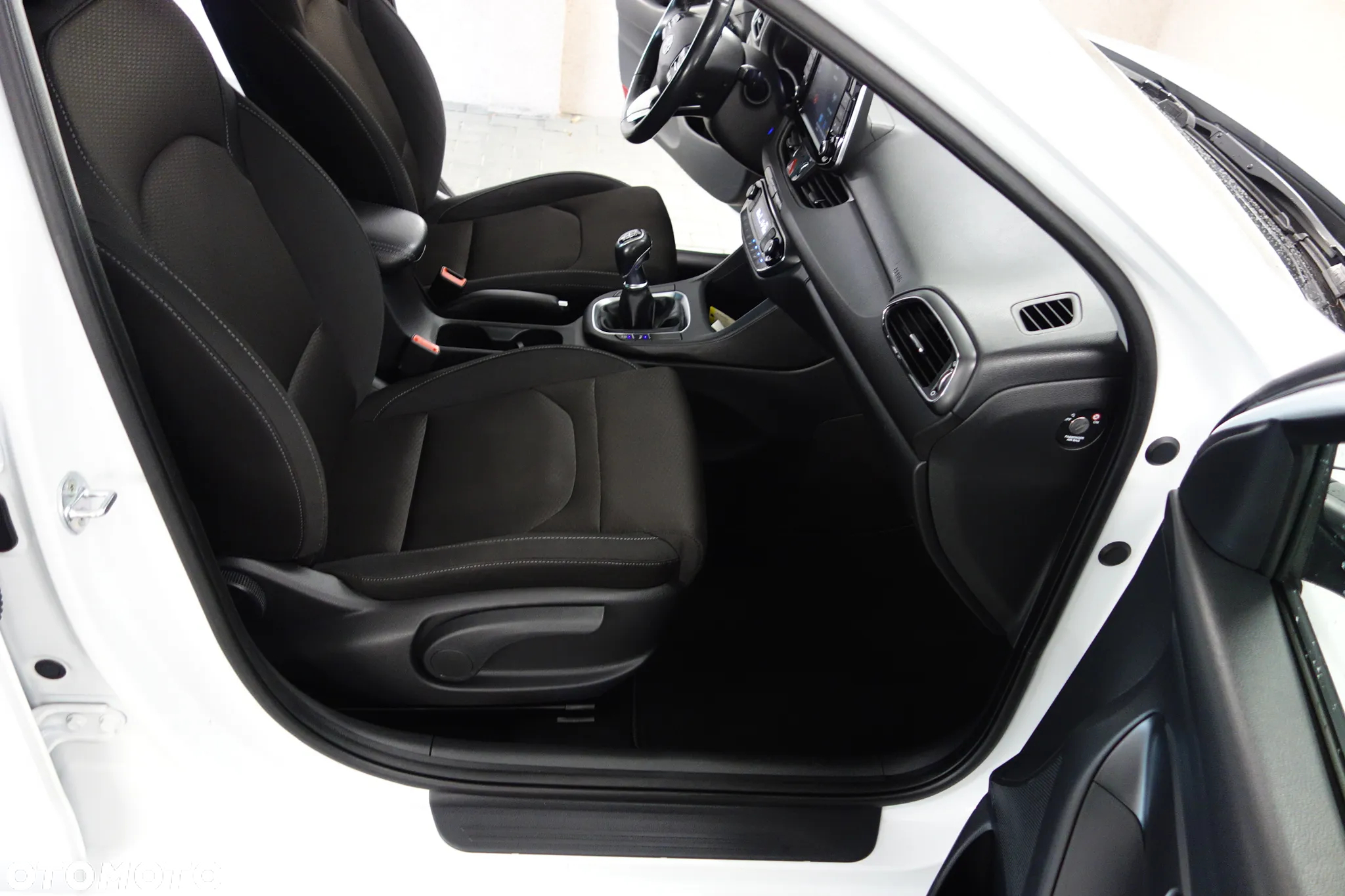 Hyundai i30 1.6 CRDi BlueDrive Classic - 24