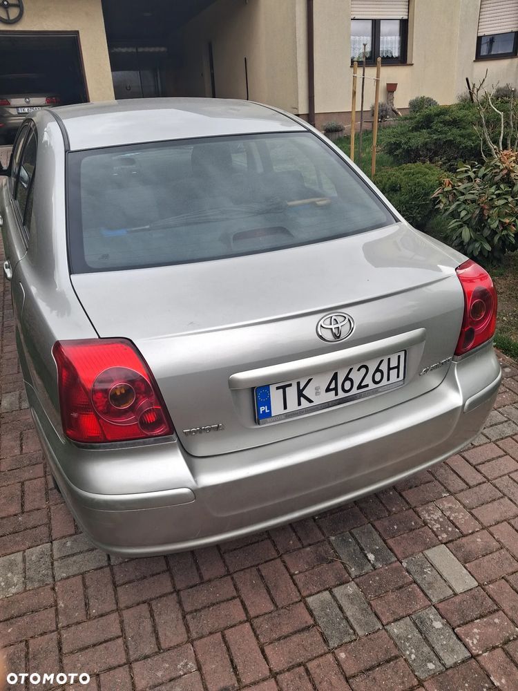 Toyota Avensis 1.8 VVT-i Terra - 2