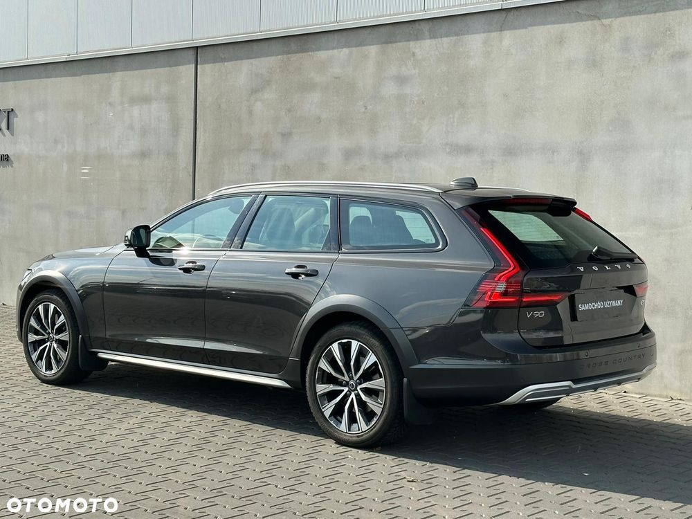 Volvo V90 Cross Country - 8