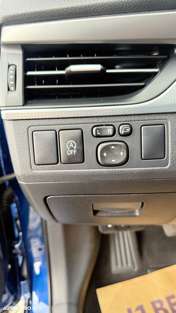 Toyota Avensis 2.0 D-4D Executive - 27