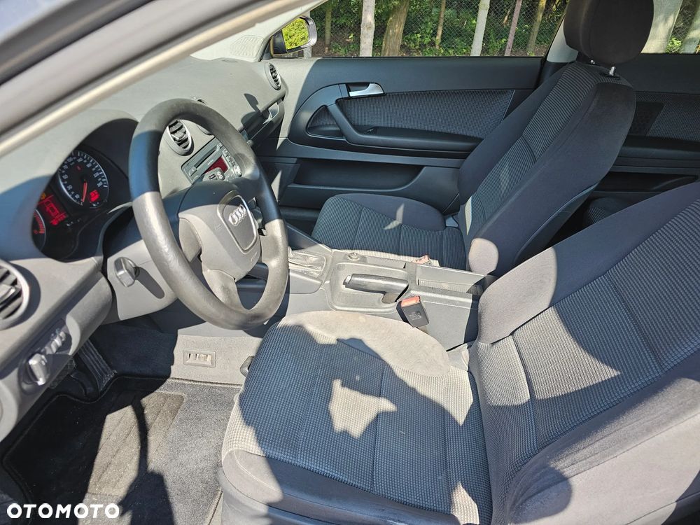 Audi A3 3-drzwiowe 1.6 tiptronic Attraction - 12