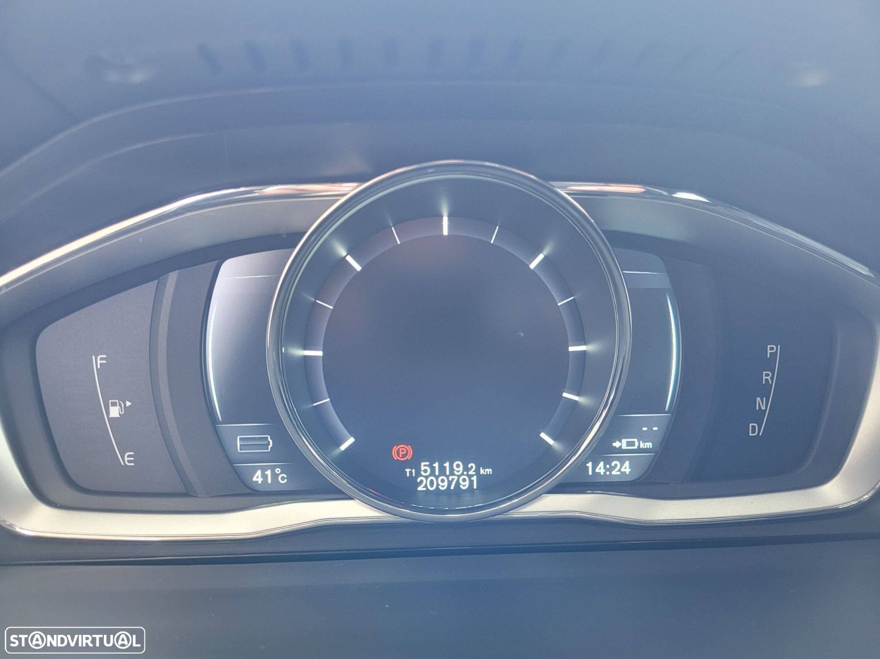 Volvo V60 2.4 D6 R-Design AWD Phev - 22