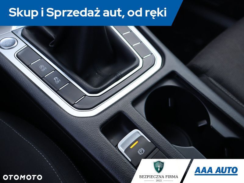 Volkswagen Passat - 14