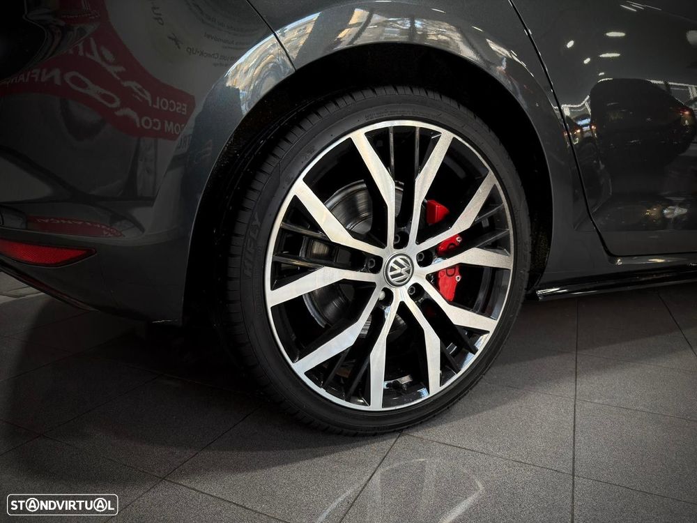 VW Golf 2.0 TDI GTD DSG - 14
