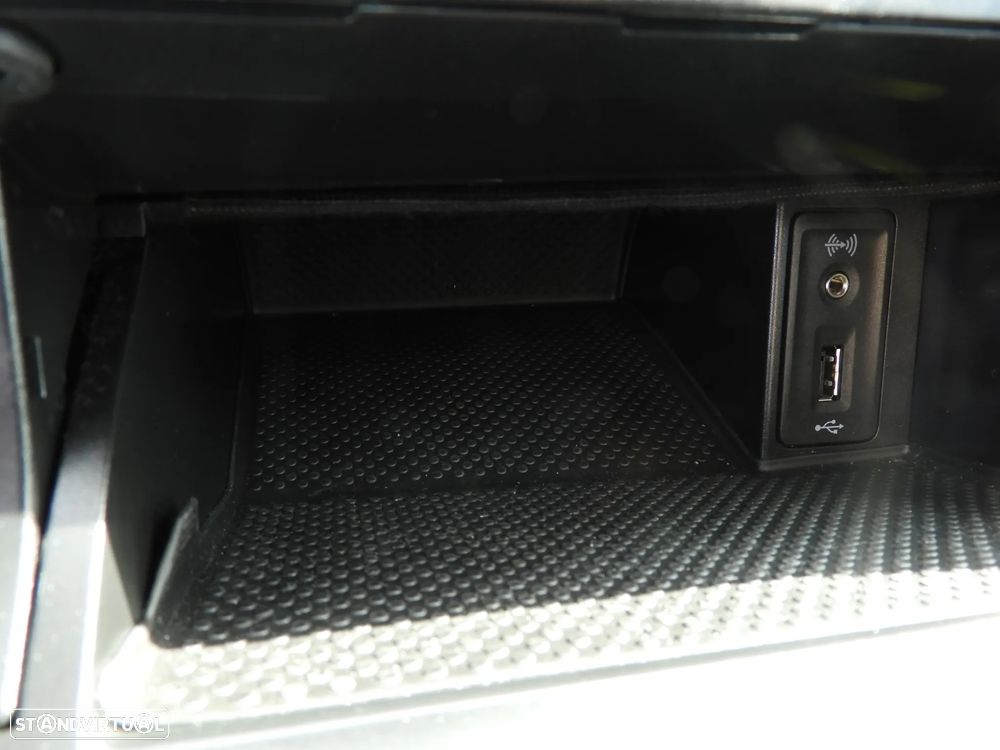 VW e-Golf AC/DC - 17