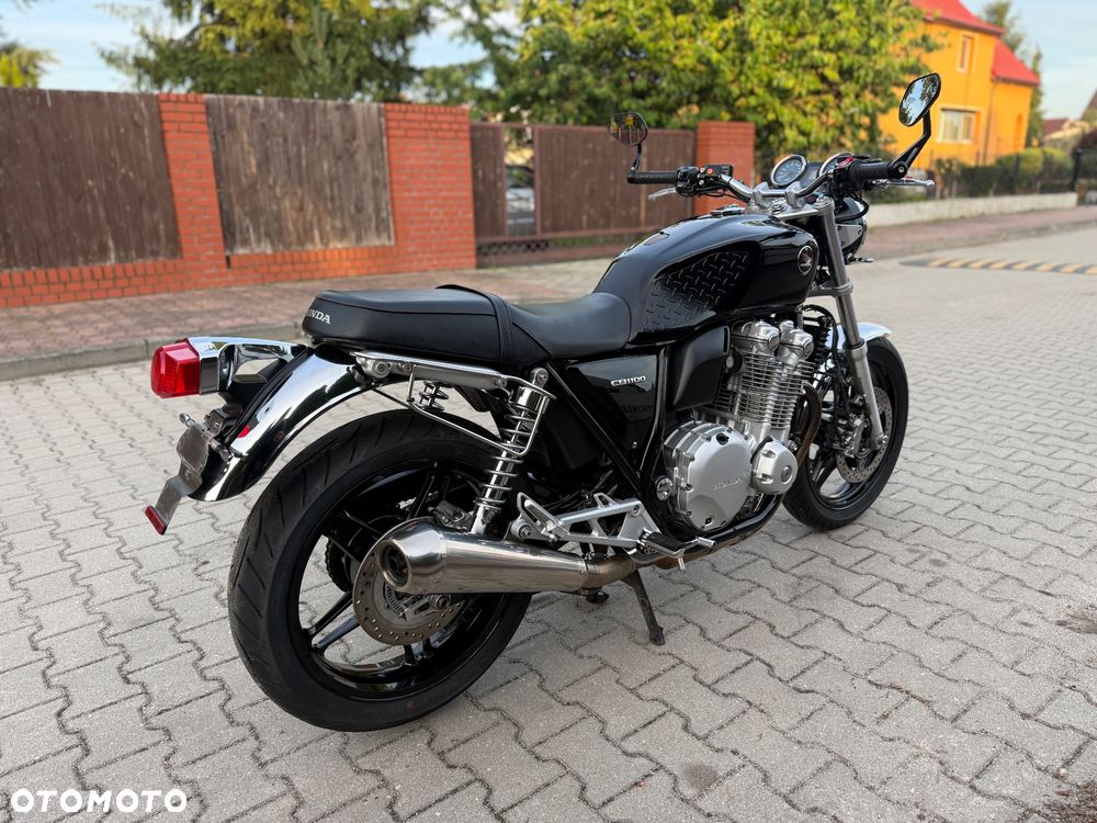 Honda CB - 12