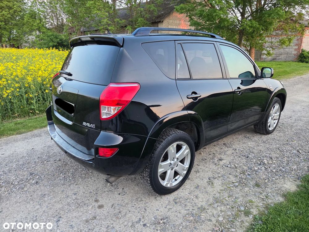 Toyota RAV4 - 4