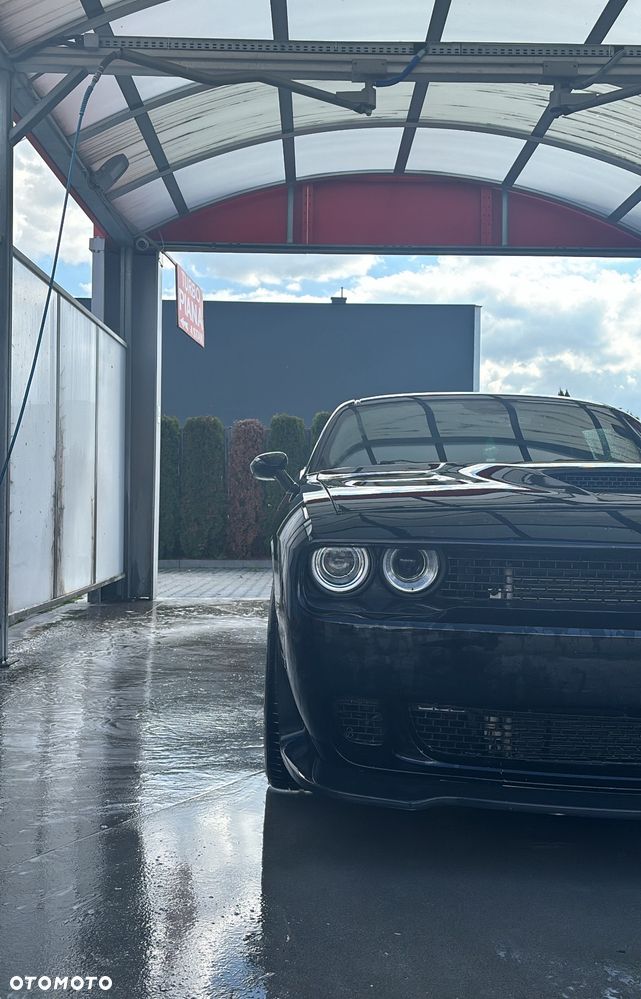 Dodge Challenger - 11