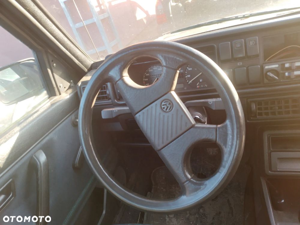 VW GOLF II  1.6 PN    ATRAPA GRILL   LA7U - 23