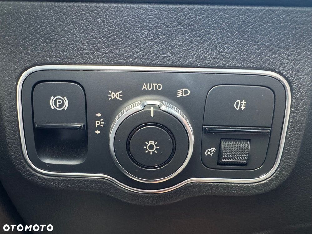 Mercedes-Benz GLB - 20