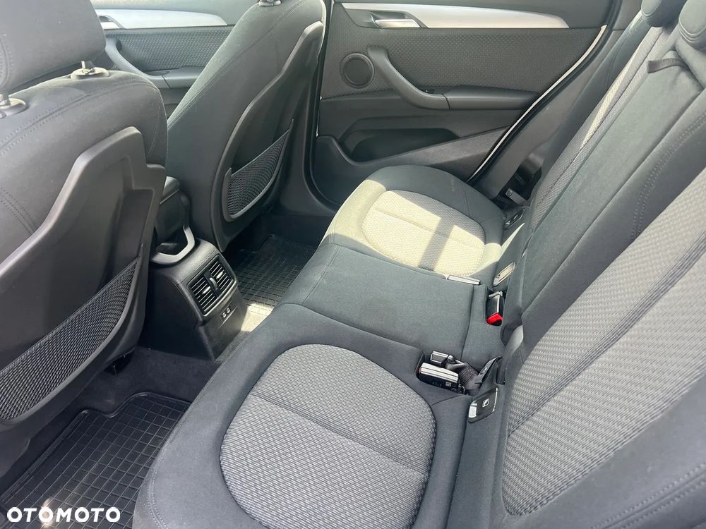 BMW X1 sDrive16d - 26