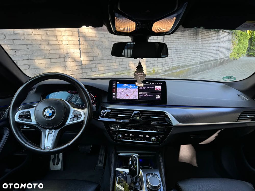 BMW Seria 5 518d mHEV - 8