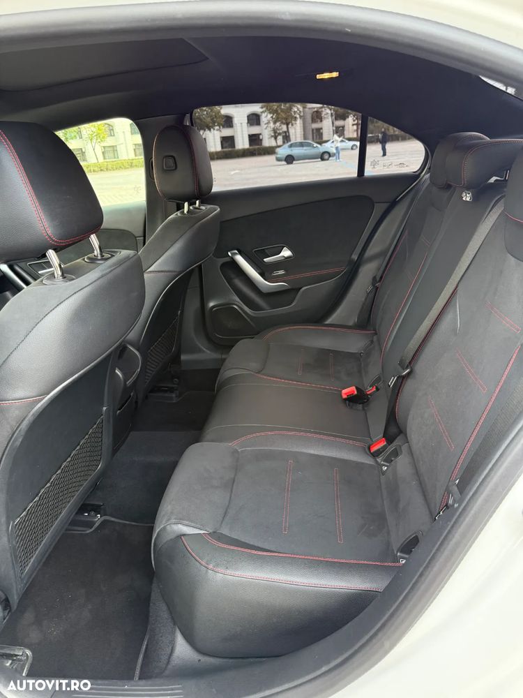 Mercedes-Benz A 250 7G-DCT AMG Line - 16