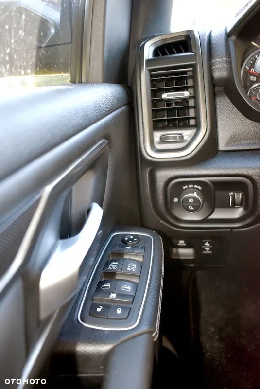 Dodge RAM 1500 5.7 4x4 - 29