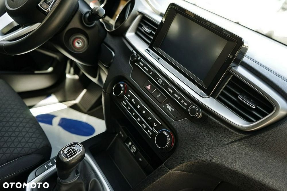 Kia Ceed - 29