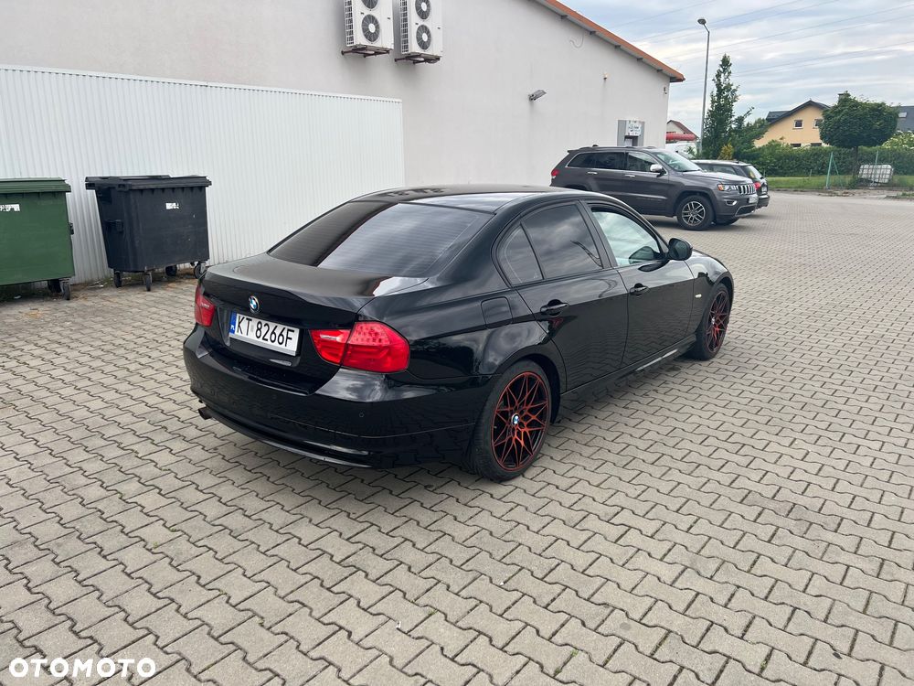 BMW Seria 3 318i - 4