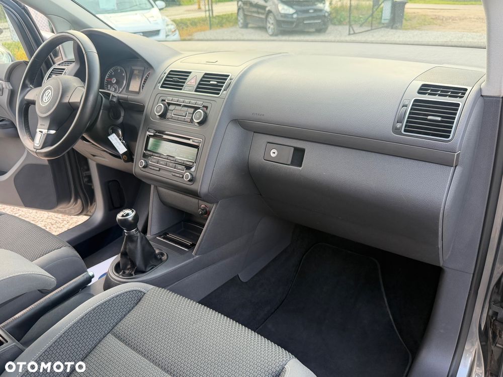 Volkswagen Touran 2.0 TDI DPF MATCH - 30
