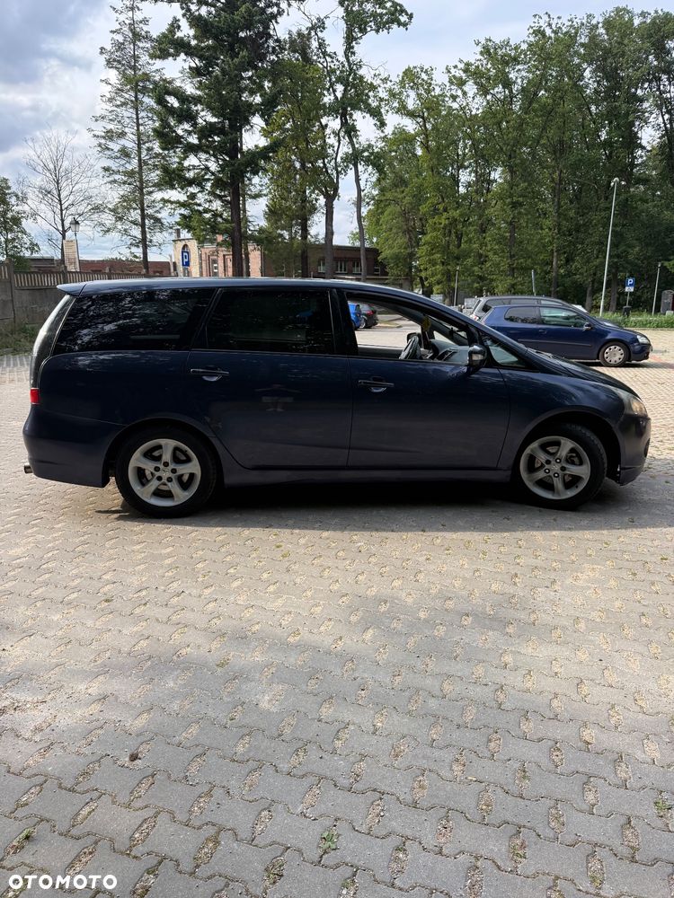 Mitsubishi Grandis 2.4 Intense - 4
