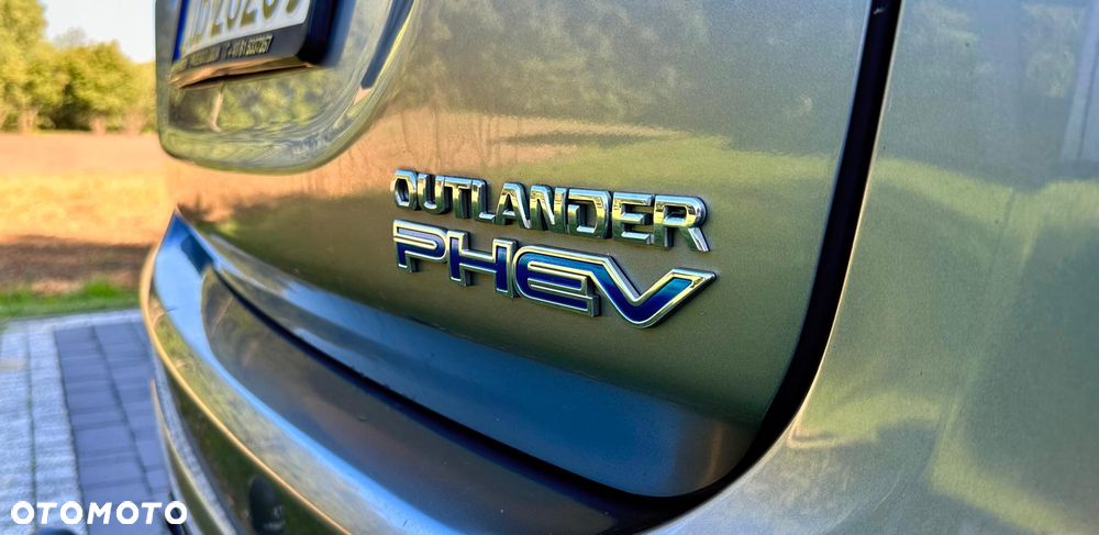 Mitsubishi Outlander Instyle NAVI + - 10