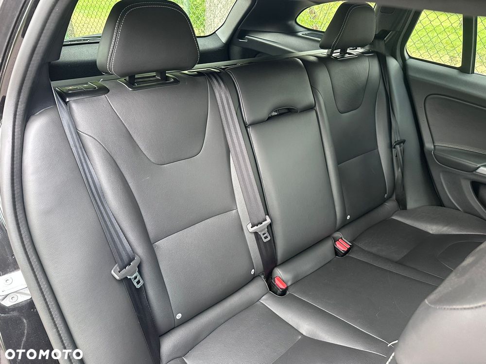 Volvo V60 D2 Summum - 29
