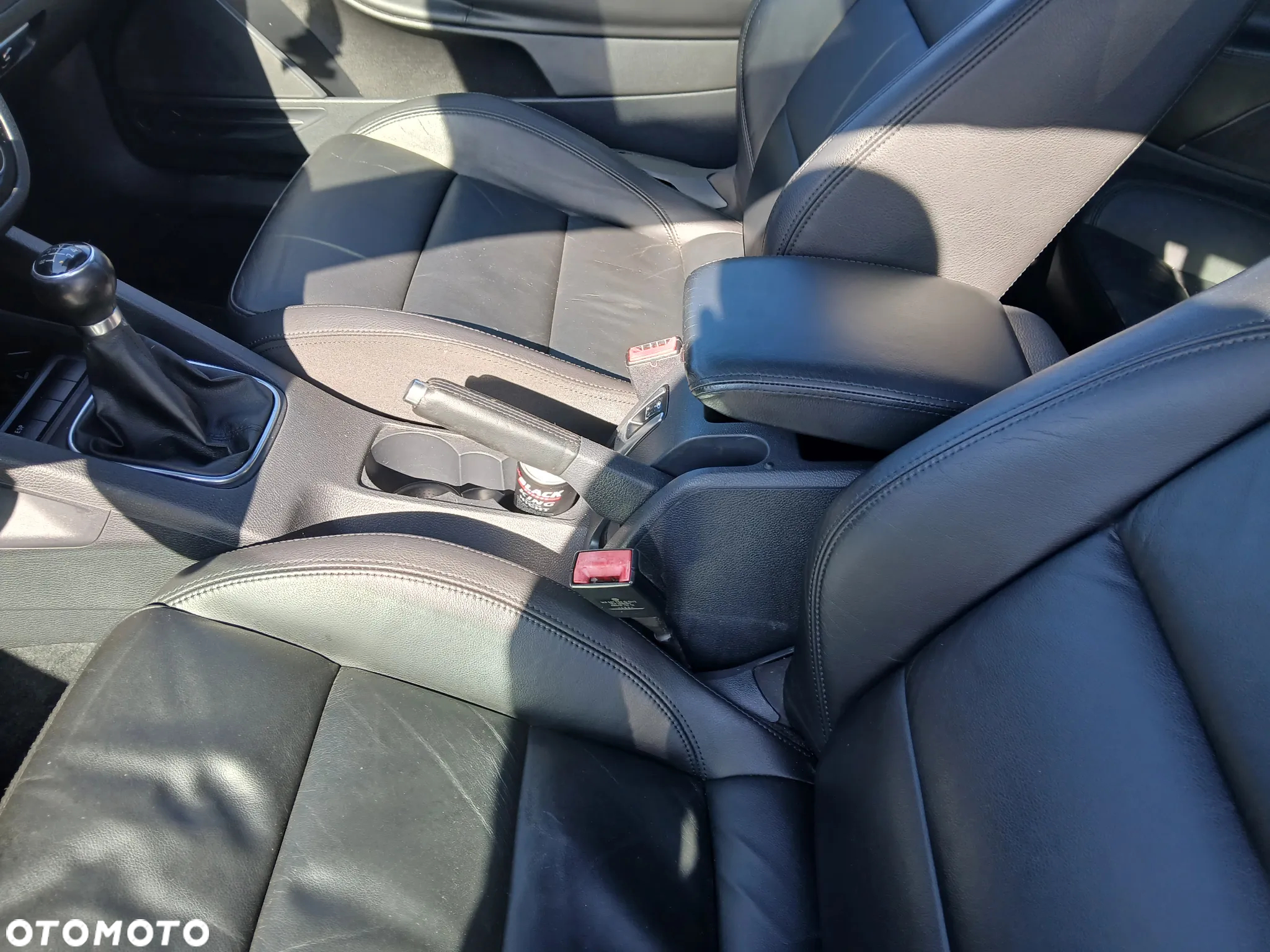 volkswagen eos LK7W fotel fotele kanapa deska kokpit podsufitka boczek boczki klamka podłokietnik licznik - 6