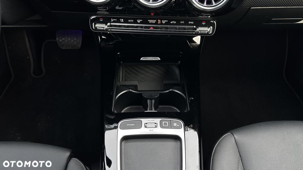 Mercedes-Benz CLA - 15